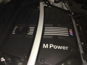 Fahrzeugumr X4 M Comp motor